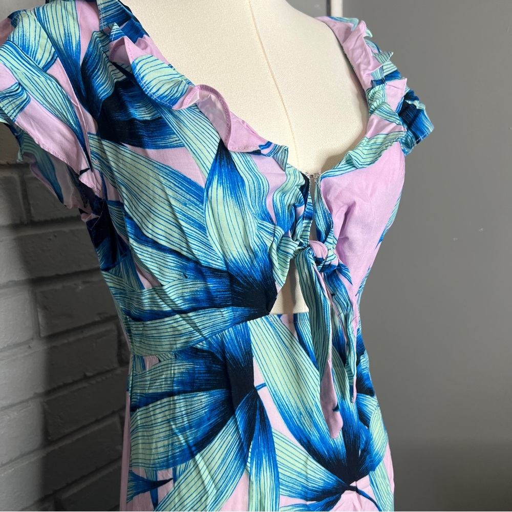 Olivaceous Tropical Leaf Print Tie Front Maxi Dress - Picture 3 of 16